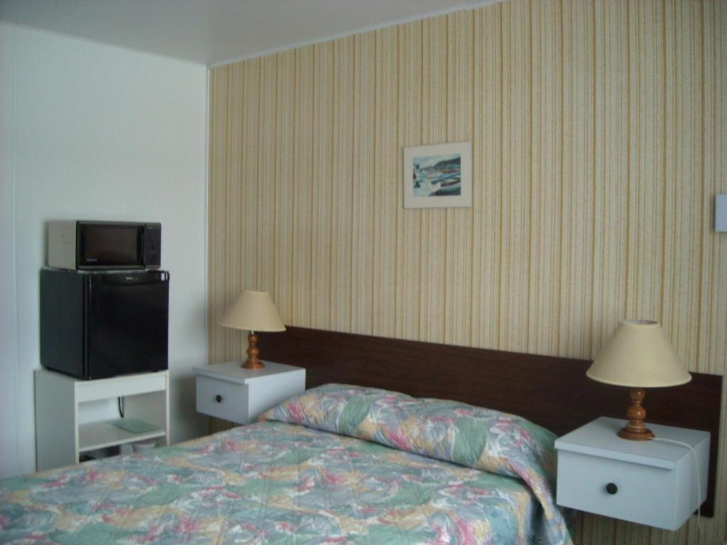 Motel Le Noroit L'Anse-au-Griffon Buitenkant foto