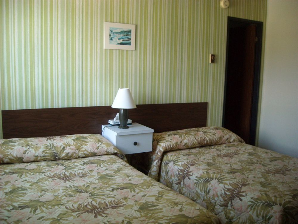 Motel Le Noroit L'Anse-au-Griffon Buitenkant foto
