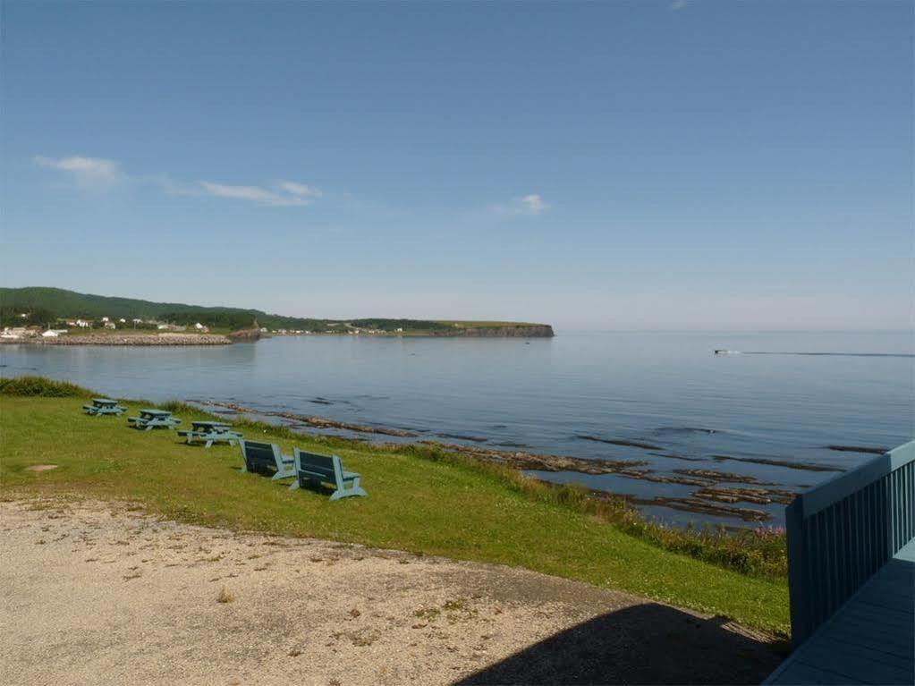 Motel Le Noroit L'Anse-au-Griffon Buitenkant foto